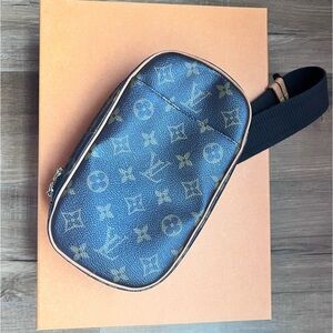 Vintage Louis Vuitton Pochette Gange Monogram